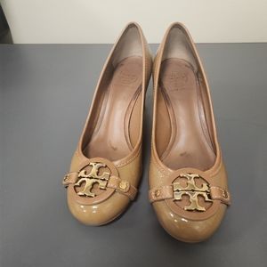 Tory Burch Caramel Patent Leather Logo Ballet Flats